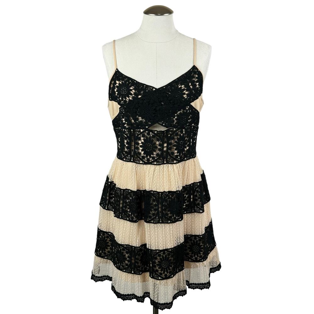 Women's Foxiedox Cream Black Ophelia Lace Embroidered FIt &‎ Flare Mini Dress M